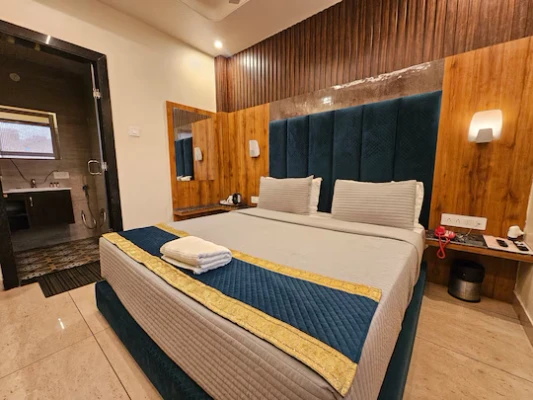 budget hotel in hoshangabad road, bhopal - hotel white lily (a unit of amrit hotel)