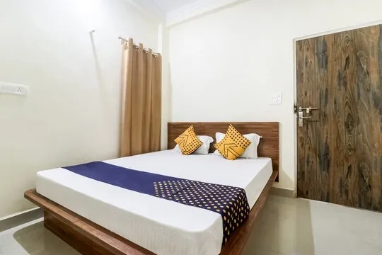 couple friendly hotels in hotel yash home stay bhopal
