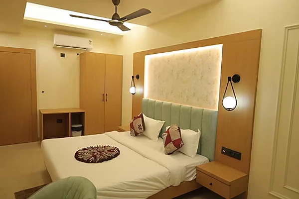 family hotel with pool in patel nagar, bhopal - kreston heights hotels banquets & restaurant