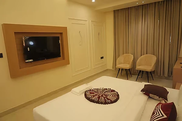 hotel in patel nagar, bhopal for couples - kreston heights hotels banquets & restaurant