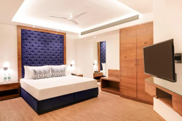 hotel near bhopal railway station - lemon tree hotel bhopal