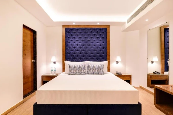 hotel with banquet hall in mp nagar zone 1, bhopal - lemon tree hotel bhopal