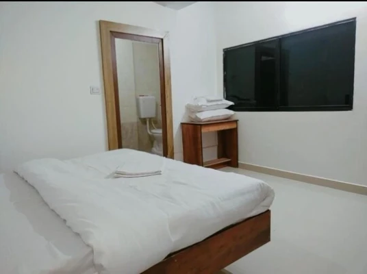 hotel near bhopal railway station - mera stay inn