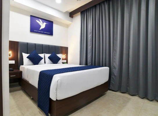 hotel with bar in chetak bridge, bhopal - nyotel mp nagar