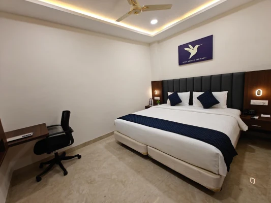 hotel with meeting room in chetak bridge, bhopal - nyotel mp nagar
