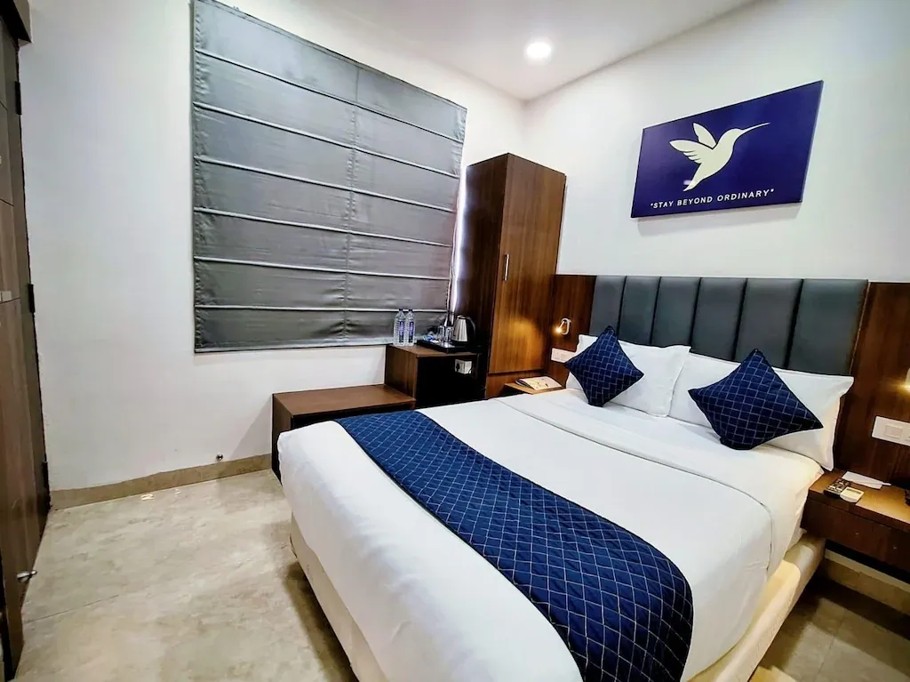hotel with free parking in chetak bridge, bhopal - nyotel mp nagar