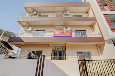 hotel with banquet hall in gulmohar trilanga bhopal, bhopal - regal edge home stay