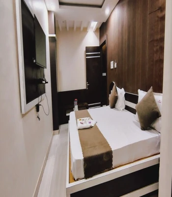 best 24 hours check in hotels in rk palace bhopal