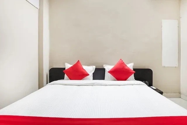 hotel with banquet hall in ashoka garden, bhopal - shourya residency