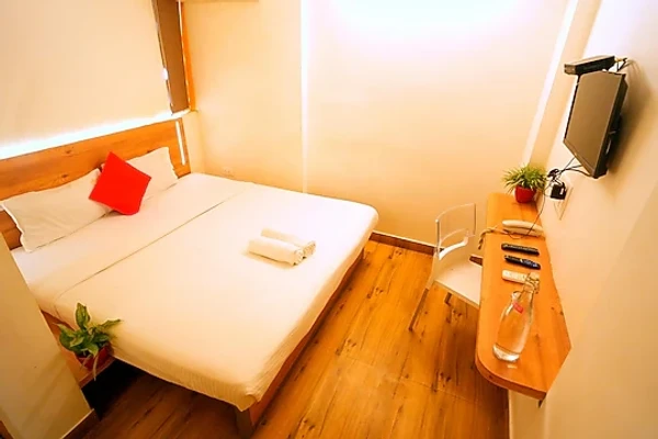 hotel with bar in saket nagar, bhopal - stay inn next