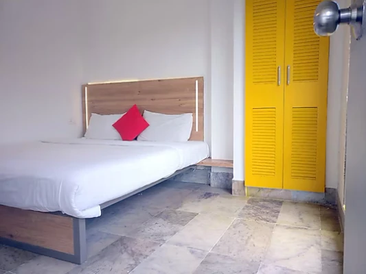 hotel near bhopal airport - stayinn nest
