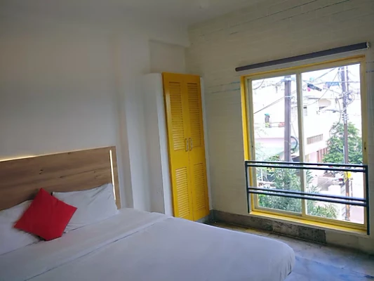 hotel near bhopal airport - stayinn nest