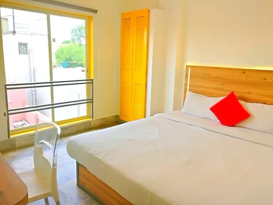 hotel near bhopal airport - stayinn nest