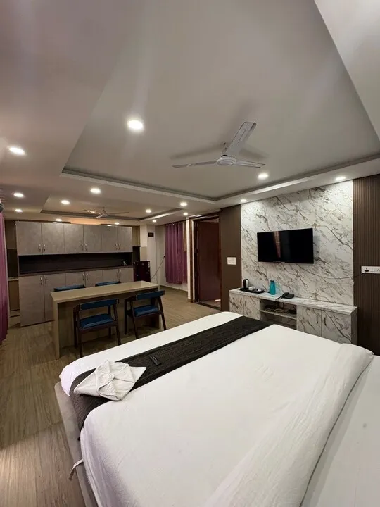 hotel in rohit nagar, bhopal for family - sukoon grandeur