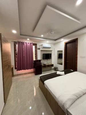 hotel with free parking in rohit nagar, bhopal - sukoon grandeur