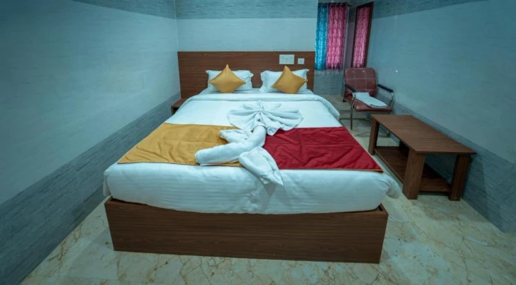hotel with banquet hall in bapuji nagar, bhubaneswar - hotel mirka plaza
