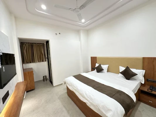 best hourly hotels in hotel madhav inn bhuj