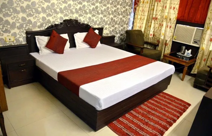 hotel in sector 22, chandigarh for family - hotel city paradise
