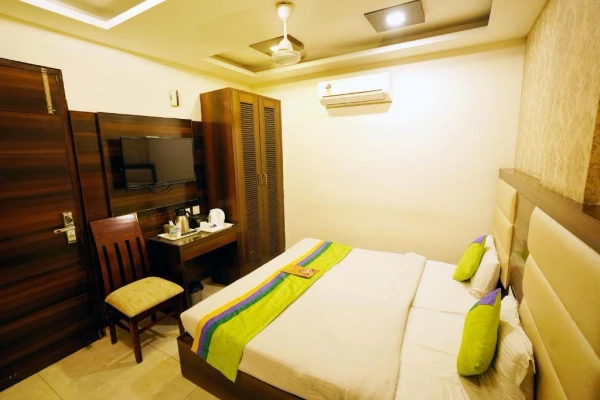 best luxury hotels in hotel dream land chandigarh