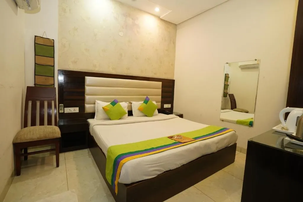 couple friendly hotels in hotel dream land chandigarh