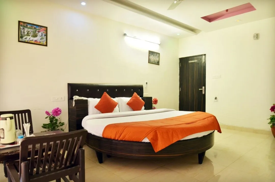 hotel with swimming pool in daria, chandigarh - hotel empire inn