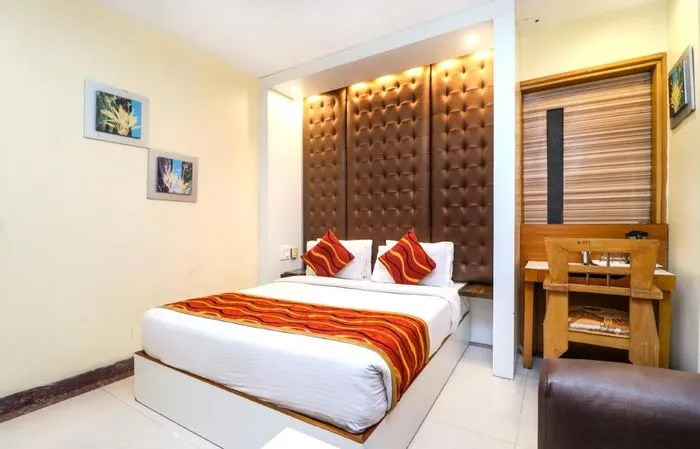 online room booking in near ellante mall, chandigarh - hotel rajshree