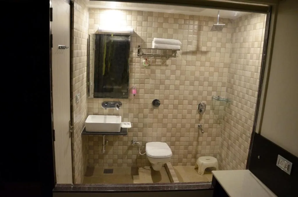 jacuzzi hotel in sector 22, chandigarh - hotel royal park