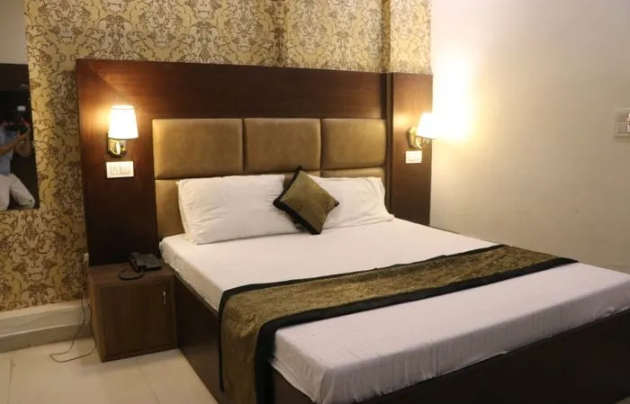 cheap and best hotels in hotel the black gold chandigarh
