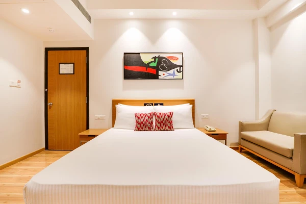 hotel with swimming pool in industrial area phase 1, chandigarh - lemon tree hotel chandigarh