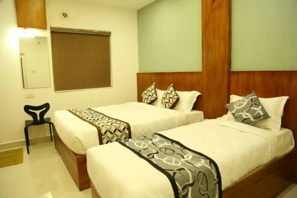 hotel with gym in periyamet, chennai - 4 u business hotel