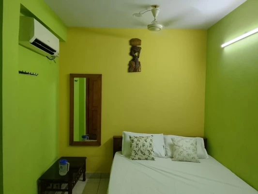 hotel with banquet hall in koyambedu, chennai - adi guest house