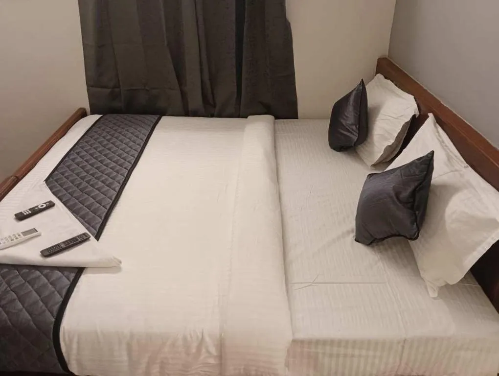 best budget hotels in blessings select dlf chennai