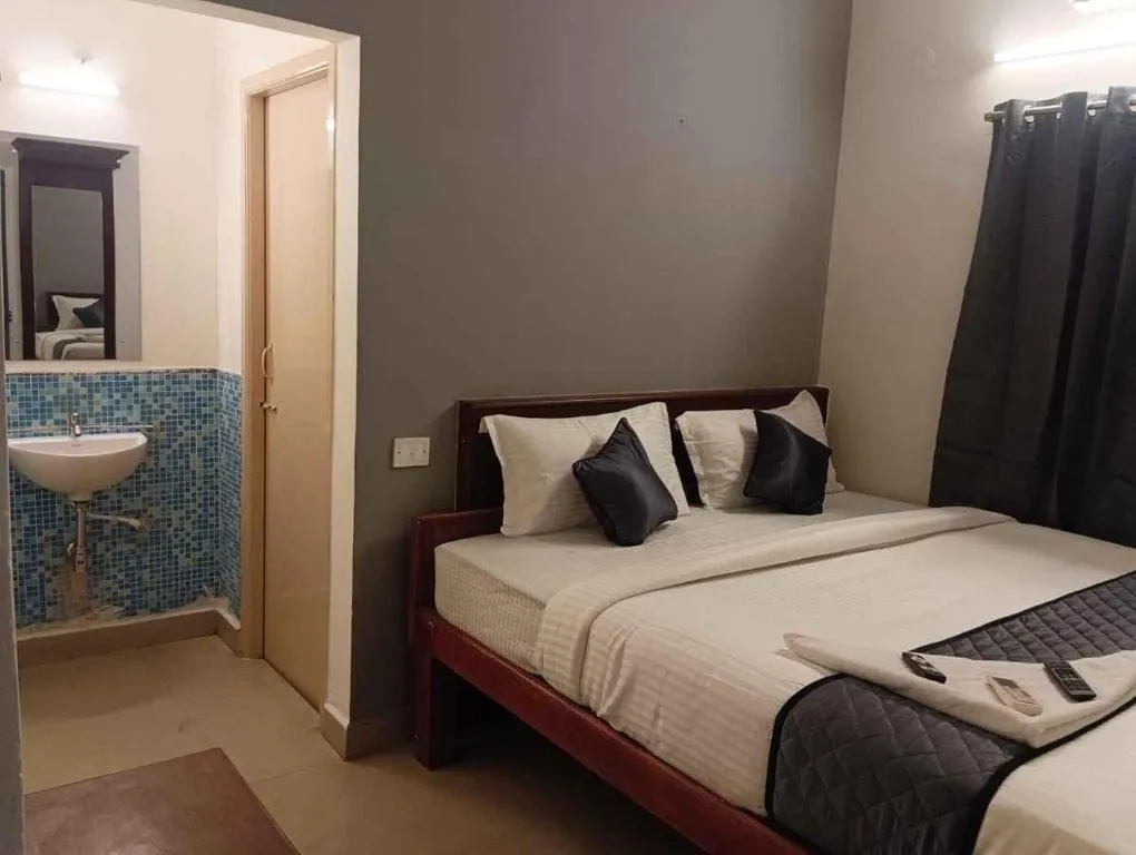 hotels for couple in blessings select dlf chennai