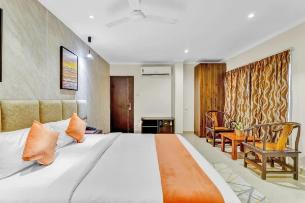 hotel with swimming pool in perumbakkam, chennai - blossoms hotel and service apartments