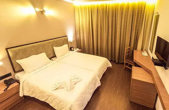 best couple friendly hotels in brownstar boutique hotel chennai