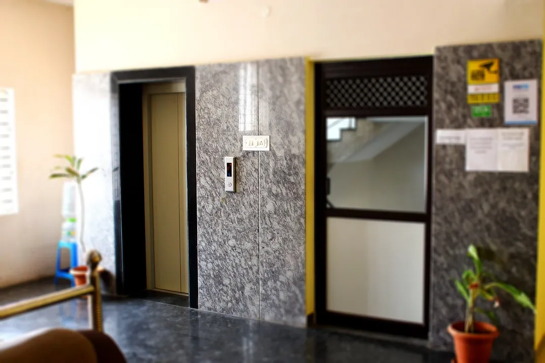 hotels for unmarried couples in chandran hyline chennai