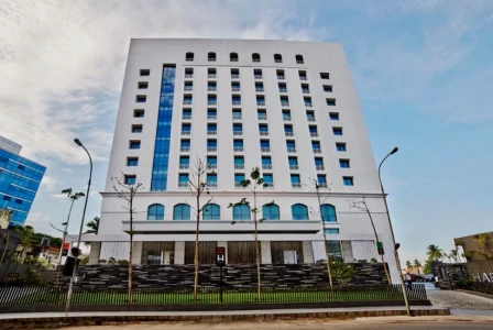 hotel with free parking in guindy, chennai - hablis hotel chennai