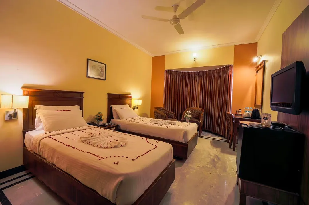 hotel with free parking in chromepet, chennai - hotel grand palace