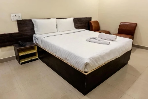 hotel with bar in pallavaram, chennai - hotel ms chola