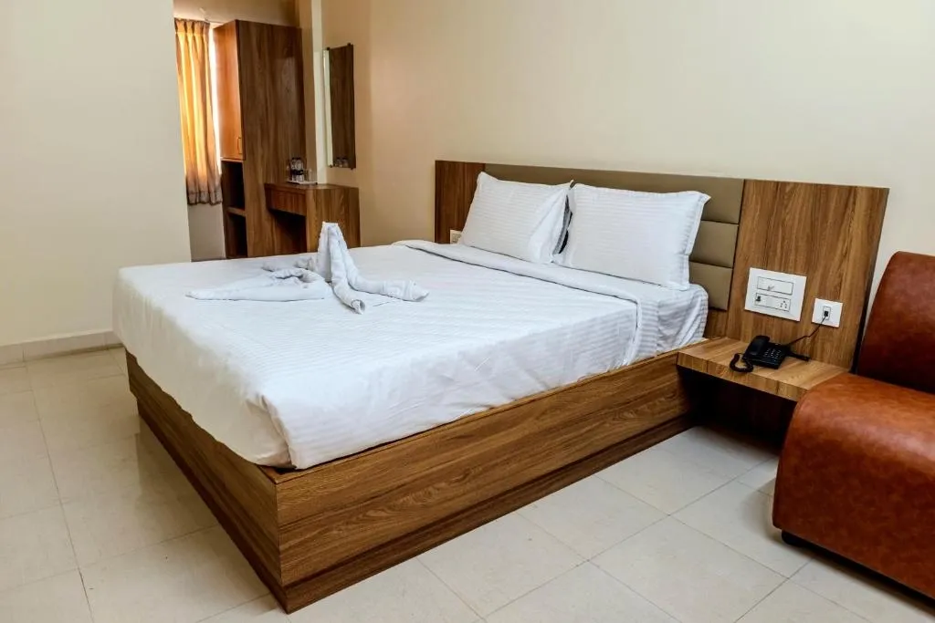 hotel with party hall in pallavaram, chennai - hotel ms chola