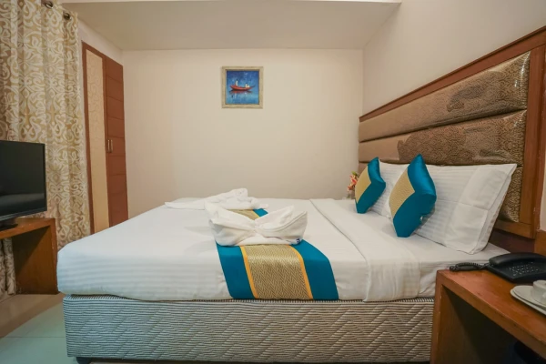 hotels for couple in hotel pine tree chennai