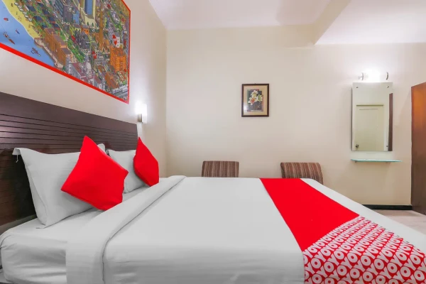 hotel with bar in teynampet, chennai - hotel planet grande