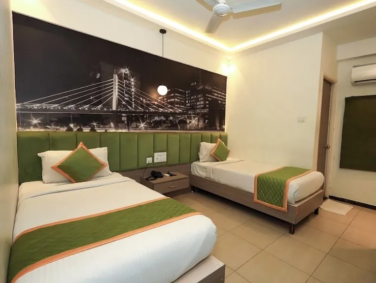 hotel with bar in koyambedu, chennai - mm's chennai gateway