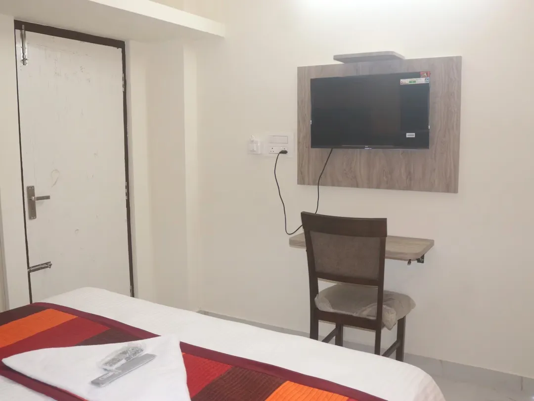 service apartment in porur, chennai for rent - redfox service apartment dlf porur