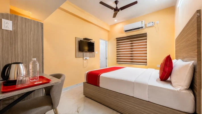 best hotels for couple in redfox service apartment dlf porur chennai