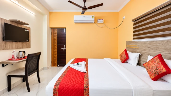day time hotels in redfox service apartment dlf porur chennai