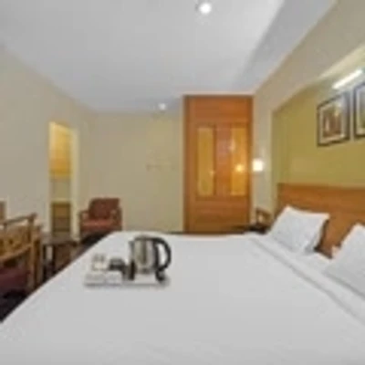 hotels for unmarried couples in redstone hotel chennai