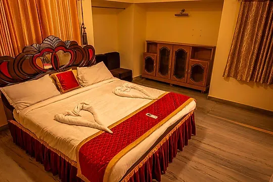 best luxury hotel in redwoods resort chennai