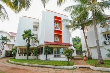 best 3 star hotels in redwoods resort chennai