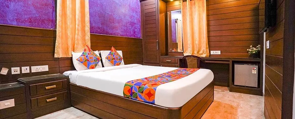 hotel with party hall in chromepet, chennai - sai enclave residency